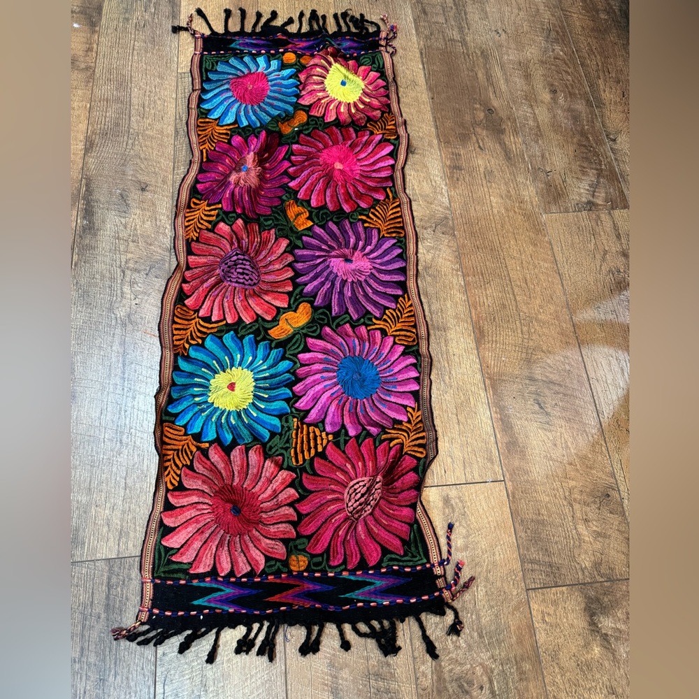 Mexican table runner . Embroidered table runner. Vintage . Antique